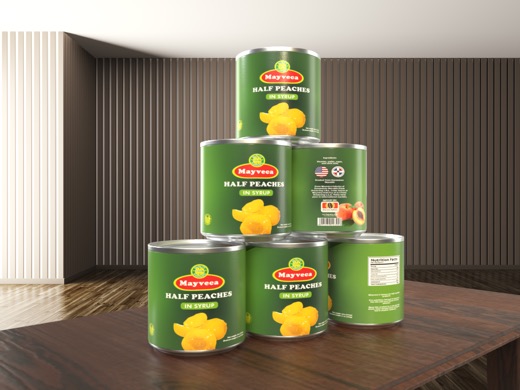 Render tridimensional de latas de melocotones con la etiqueta aplicada.