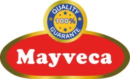 Logotipo de Mayveca en acabado dorado sobre fondo transparente.